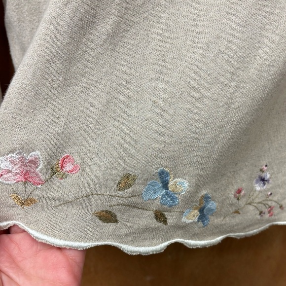 Boho fairy core linen blend top with dainty floral embroidery, large - Picture 4 of 12